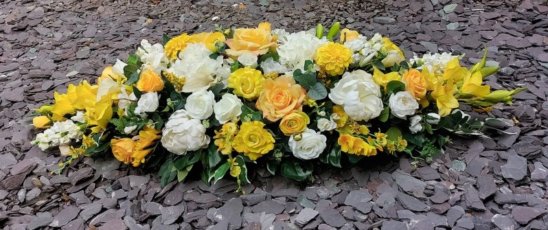 Yellow & White Coffin spray